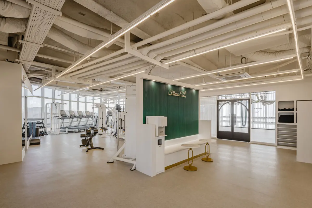 86평 오픈형 인더스트리얼 피트니스센터 전경